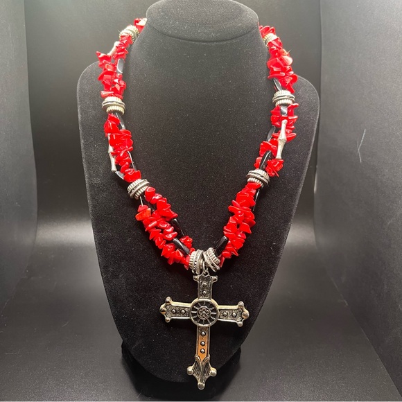 Y2K-era necklace/red stone chips sterling silver clasp and long spacers. Unisex